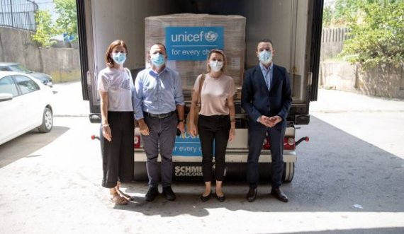 UNICEF’i i dhuron MSH’së 500 mijë doza të tretësirës për injeksionin që përdoret për trajtimin e pacientëve me COVID-19
