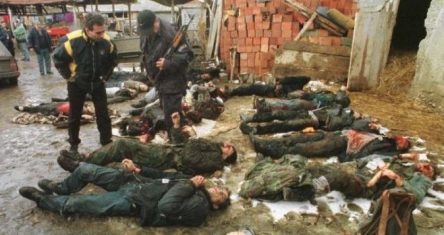“Ata u trajnuan për të prerë kokat e njerëzve”, deklarata e Vuçiqit për kriminelët serbë