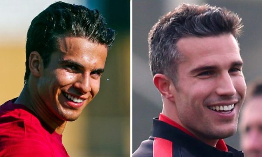 Van Persie bën shaka me futbollistin e Barcelonës, i thotë “djali im”