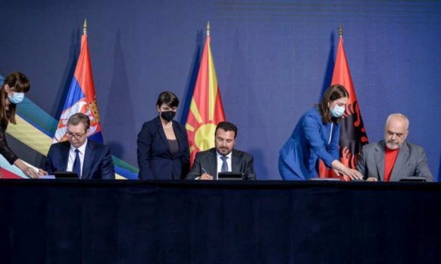  Tre marrëveshjet që u firmosën në Shkup mes Ramës, Zaevit e Vuçiqit 