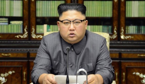  Dalin foto të reja të Kim Jong-unit, duket se ka humbur peshë edhe më shumë 