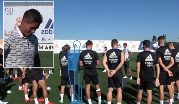 Varane mes emocioneve i jep lamtumirën shokëve