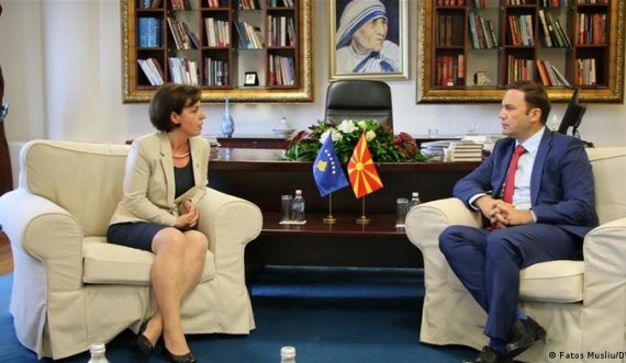 Gërvalla-Schwarz: Nisma “Ballkani i hapur” dëmton Kosovën