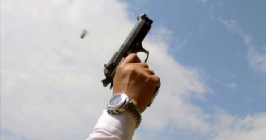 Suharekë: Shkrepi me armë në një aheng familjar, 59-vjeçarit i konfiskohet një armë 