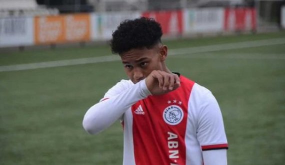 Vdes në moshën 16-vjeçare talenti i Ajaxit