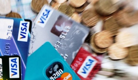 Prishtinasit ia keqpërdorin kartelën e bankës duke paguar 12,000 euro online 