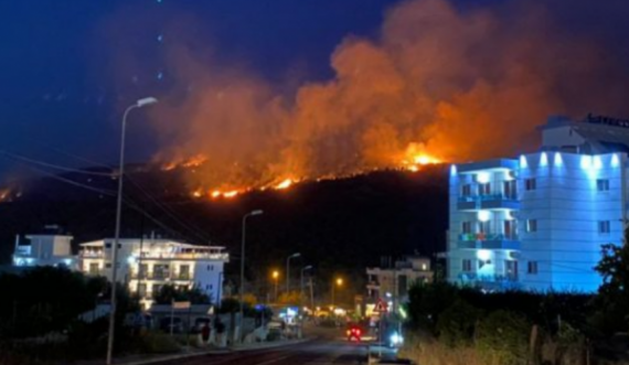  Zjarret përfshijnë jugun e Shqipërisë, problematike situata në Tragjas dhe Karaburun 