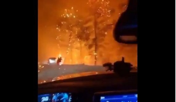 Pamje se si disa pjesë të Turqisë po bëhen shkrumb e hi 