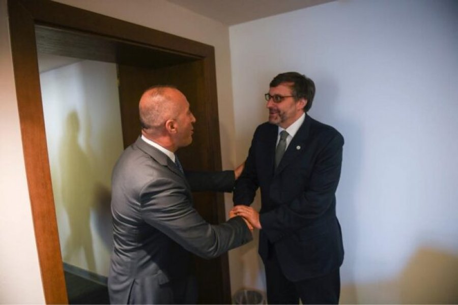 Mathew Palmer takohet me Ramush Haradinajn me dyer të mbyllura
