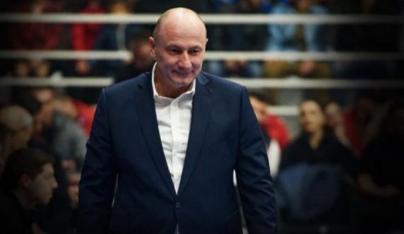 Ylli e vazhdon bashkëpunimin me trajnerin që e bëri kampion