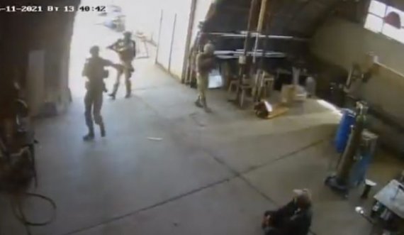 Ushtria Amerikane aksidentalisht kryen bastisje të armatosur tek një biznes privat