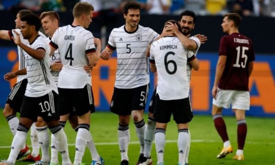Pesë gola në pjesë të parë, Gjermania shpartallon Letoninë