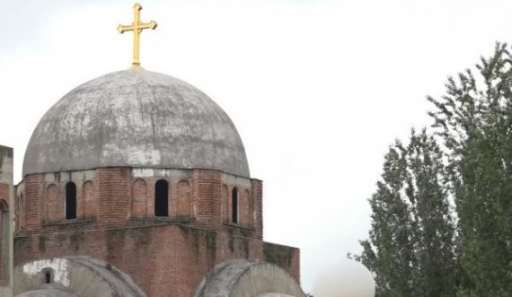 Gjinovci i reagon qeverisë pas meshës në Kishën Ortodokse Serbe