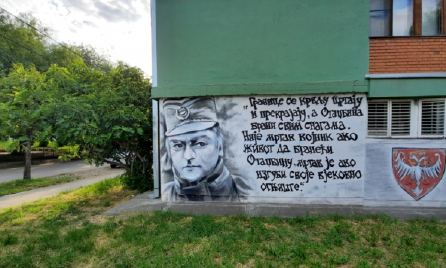  “Dita e Gjykimit”, Beogradi i mbushur me grafite pro kriminelit të luftës, Ratko Mlladiq 
