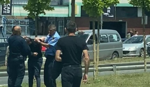 Policët e lidhin, pastaj e rrahin qytetarin pa mëshirë midis Prishtine