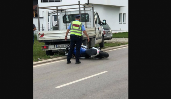 Aksident i rëndë mes një kamionete dhe motoçiklete në Lipjan