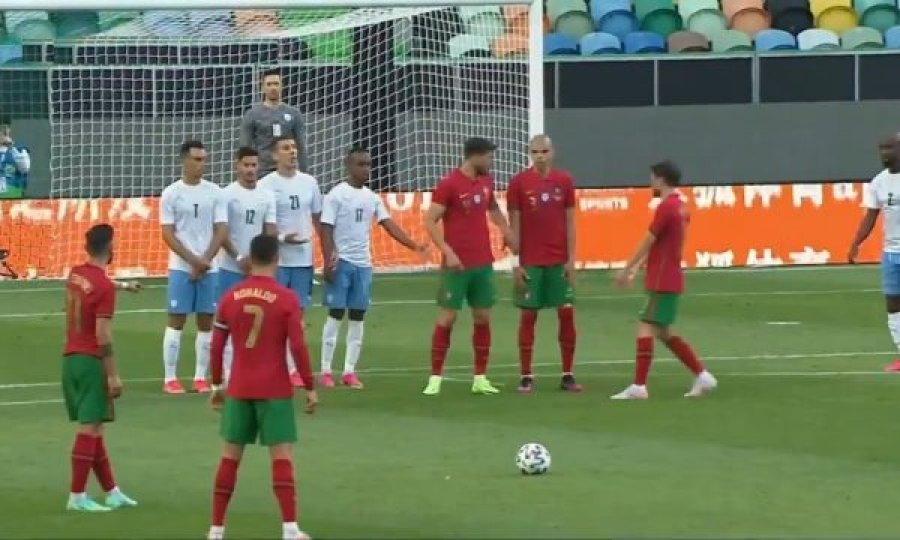 Nuk e lë Fernandesin, Cristiano dështon keq