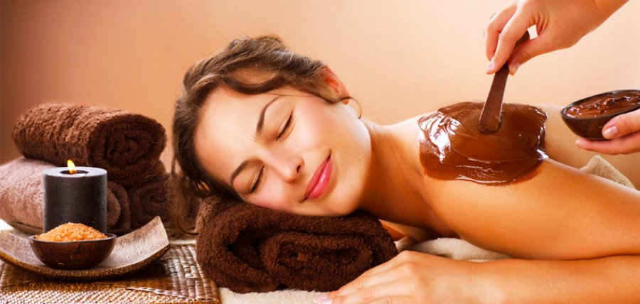 E ëmbël dhe efektive: Masazhi me çokollatë që zbut nervozën dhe stresin