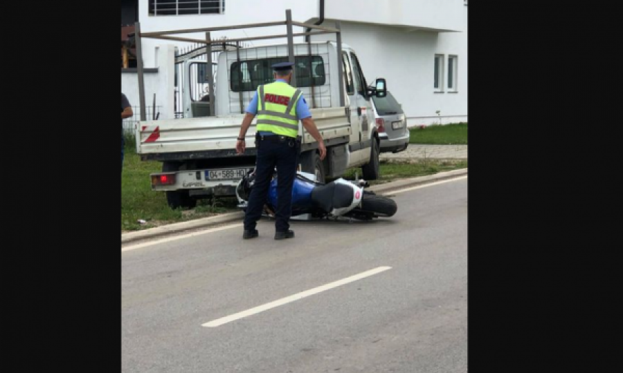 Policia jep detaje për aksidentin në mes të kamionetës dhe motoçikletës në Lipjan