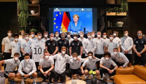 Merkel i uron suksese Gjermanisë në “Euro 2020”