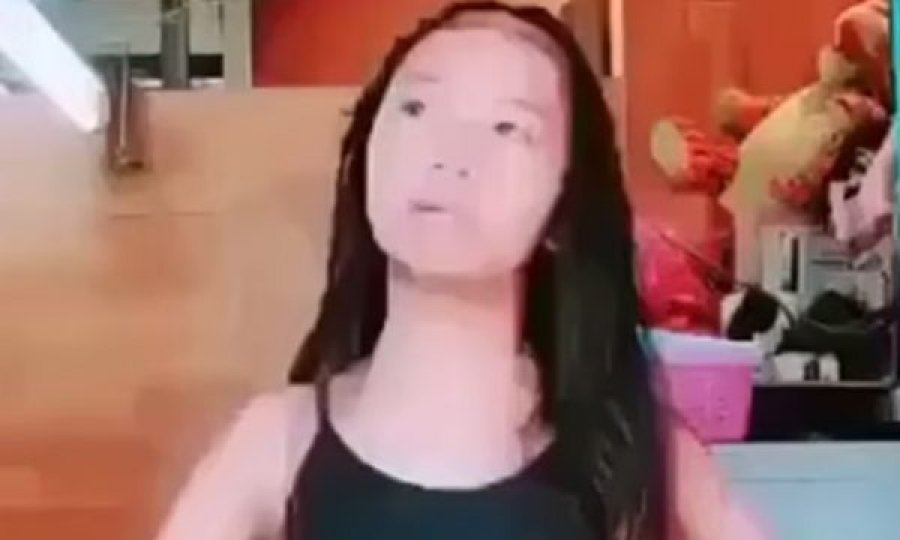  Video me prerje koke në TikTok, rrjeti social kërkon falje pas reagimeve të ashpra 