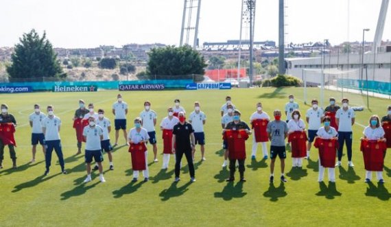 Vaksinohen kundër COVID-19 futbollistët e Spanjës