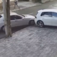 Këta janë dy prishtinasit më me fat për sot, i shpëtojnë vdekjes për një fije floku/VIDEO