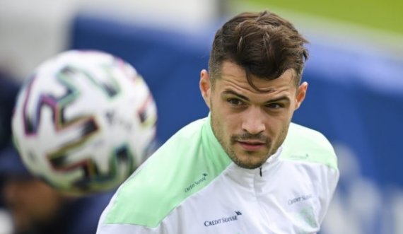 Xhaka shumë afër Romës