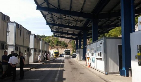  Autobusi me ortodoksë serbë ia mësyn Kosovës dy ditë pas litrugjisë, nuk i lejohet ta kalojë kufirin 