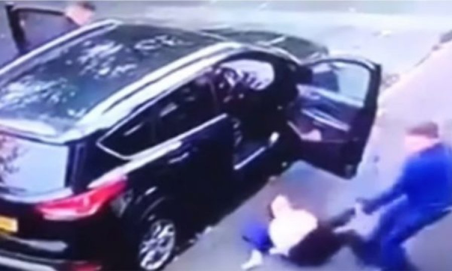 Tërhoqi nënën zvarrë dhe i mori makinën bashkë me tri vajzat, merret vendimi për 27-vjeçari 