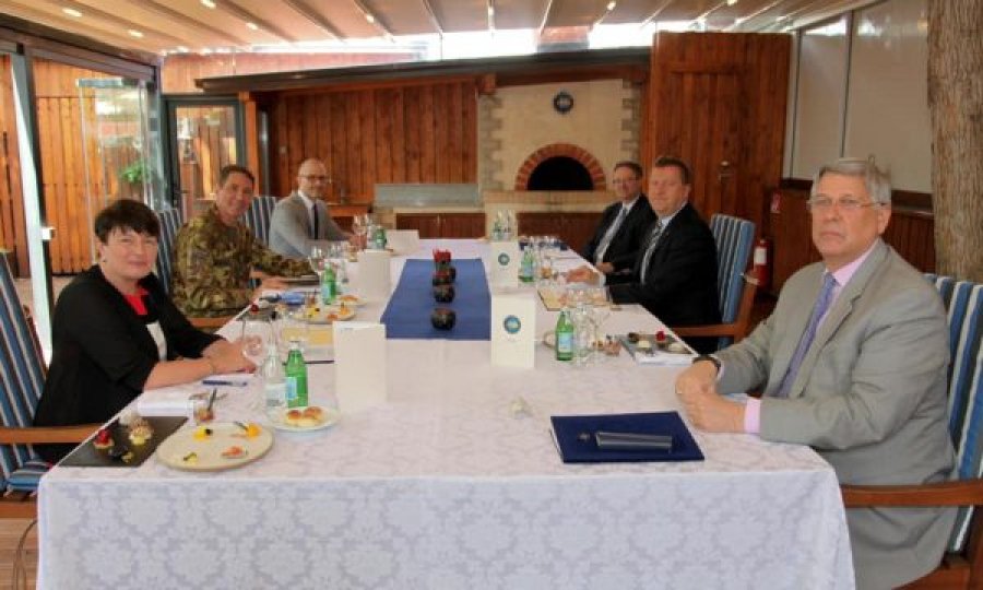  Siguria në Kosovë, Komandanti i KFOR-it takon krerët e Ambasadave të huaja 