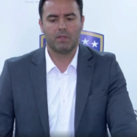 Glauk Konjufca i bie pishman që s’u deklarua që sa muaj për media: Gazetarë, këtu më keni – urdhëroni