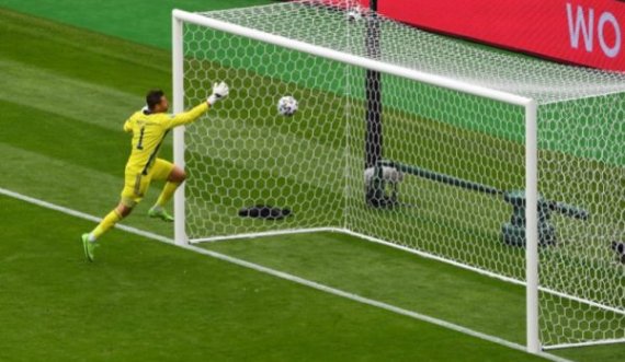 Me golin e shënuar, Schick e thyen rekordin e madh në Kampionatet Evropiane