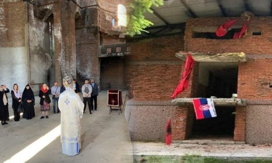 Liturgjia dhe fotografia e flamurit serb në Koshare – A ishin këto provokime të Serbisë para dialogut!