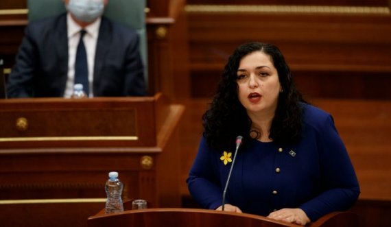  Krasniqi: Avokati i Popullit ose 30 deputetë duhet patjetër ta çojnë Vjosa Osmanin në Kushtetuese 