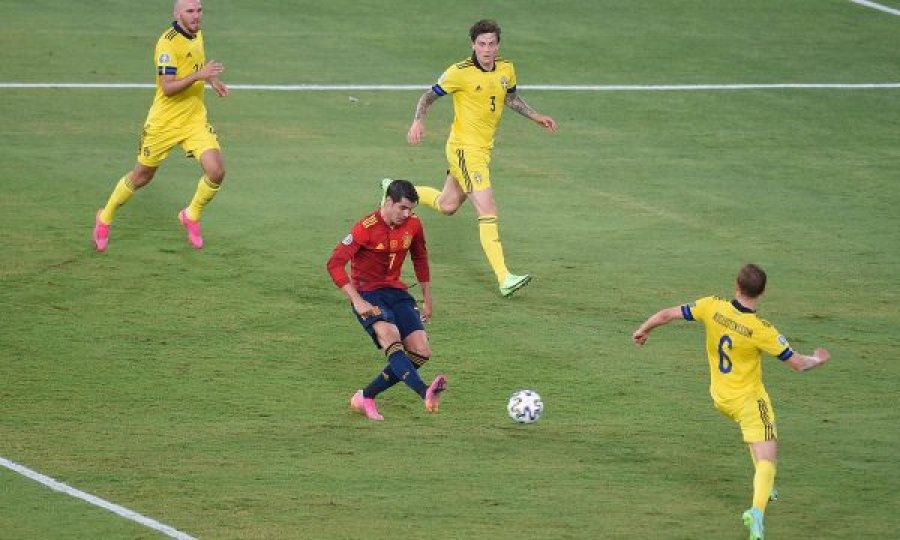 Alvaro do t’i shënojë tri gola në ndeshjen e radhës dhe do t’ua mbyllë gojën të gjithëve, thotë Laporte