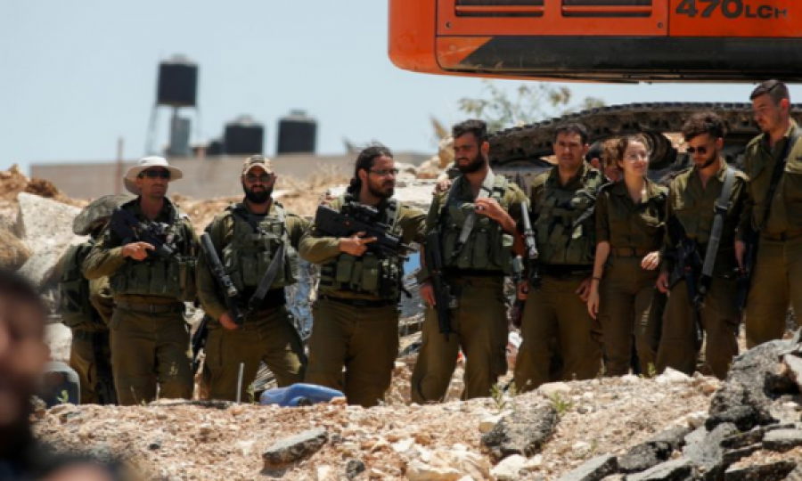  Ushtria izraelite vret një grua palestineze, thotë se deshi t’i godiste me veturë ushtarët 