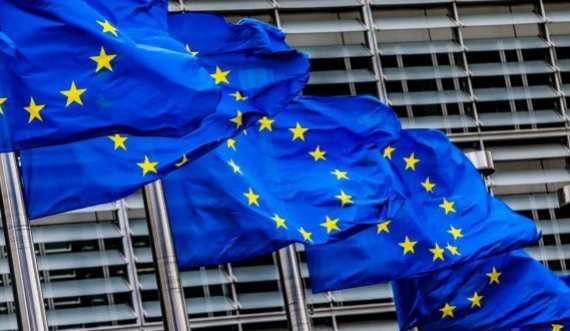 BE heq zyrtarisht kufizimet për qytetarët e tri vendeve të Ballkanit