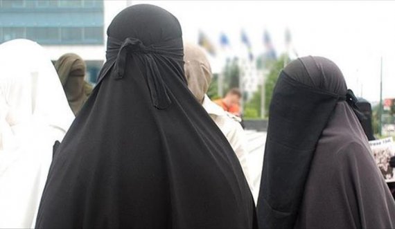 Teologu kosovar: Në Kuran nuk shkruan që gruaja duhet ta mbulojë fytyrën