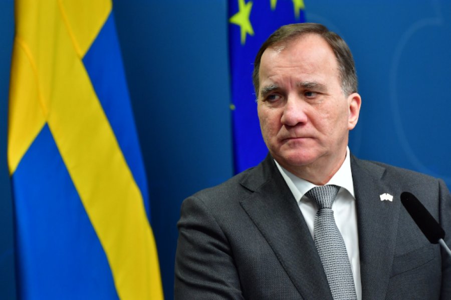  Qeveria suedeze buzë rrëzimit, javën e ardhshme në mocion mosbesimi 