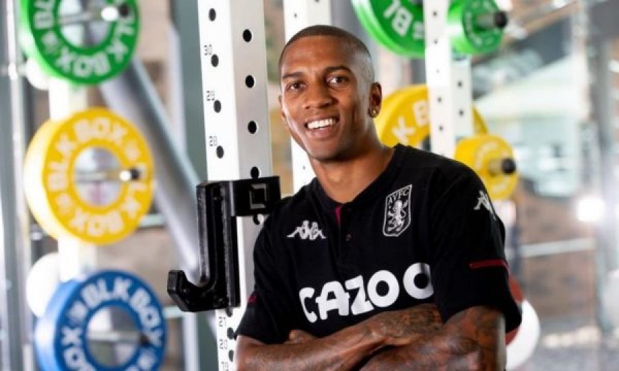 Ashley Young zyrtarisht largohet nga Interi dhe rikthehet në Premierligë