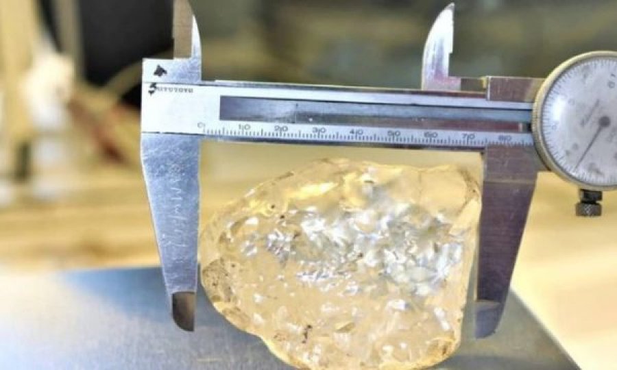 Minatorët gjejnë diamant që mund të jetë i treti më i madh në botë