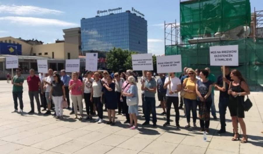 Punëtorët e Lotarisë së Kosovës protestojnë të hënën