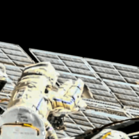 Astronautët riparojnë panelet diellore të Stacionit Ndërkombëtar