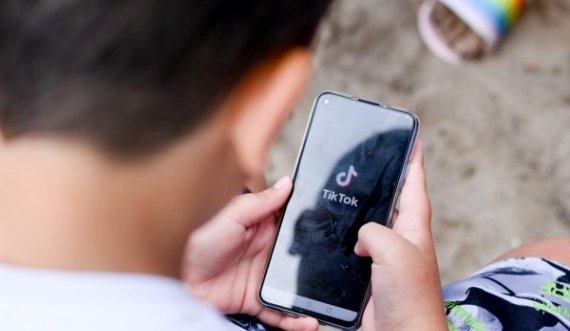 Familja amerikane fajëson një sfidë në TikTok për vdekjen e fëmijës 9 vjeç