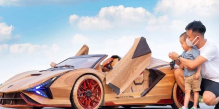 Ky baba i ndërtoi djalit të tij një Lamborghini elektrik prej druri