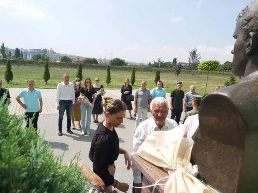 Heroi Ilir Konushevci përkujtohet në ditëlindjen e tij