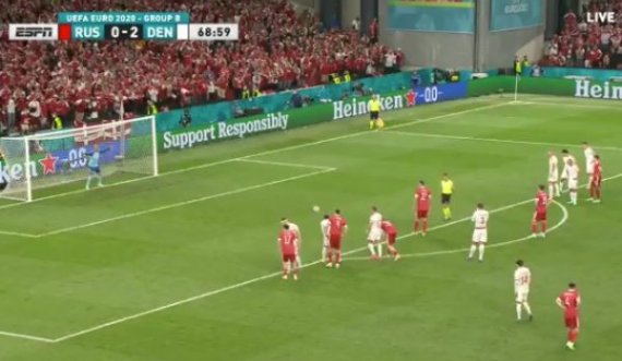 Rusia ngushton epërsinë ndaj Danimarkës