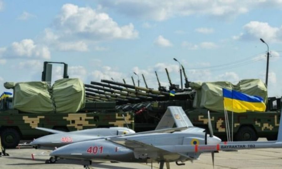  Turqia i dërgon dronë luftarakë Ukrainës 