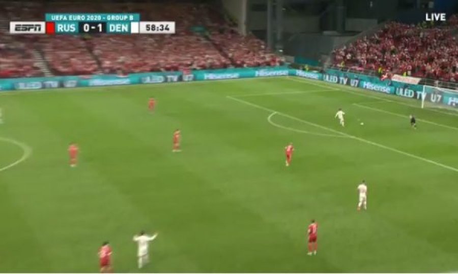 Danimarka dyfishon epërsinë, rrit gjasat për kualifikim tutje